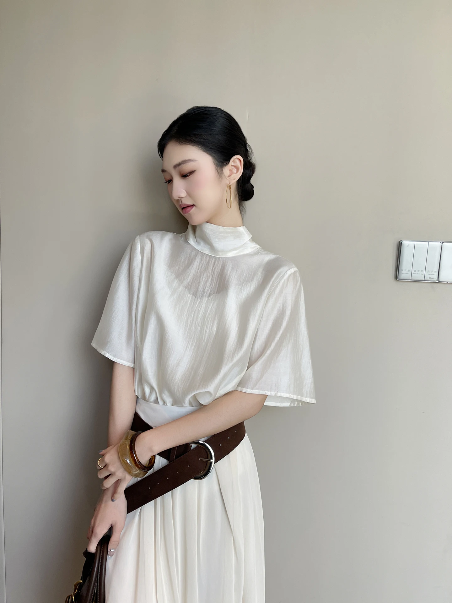 

Шикарная желтая женская шифоновая блузка с коротким рукавом, с бантом, летняя, в нежном стиле, омолаживающая, с пышным кружевом, модная, цельная.