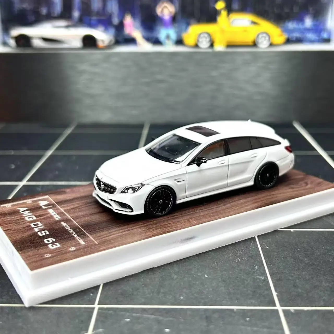 

Литой под давлением MJ масштаб 1:64 BENZ AMG CLS63 охотничье снаряжение модель автомобиля из сплава Коллекционная игрушка в подарок сувенир дисплей орнамент