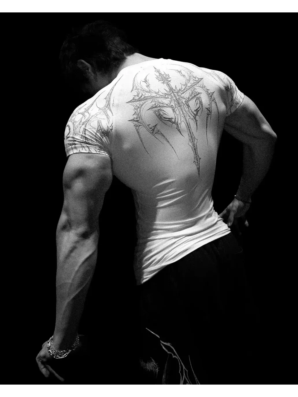 Neues Sommer-Gym-T-Shirt für Männer mit Gothic-Print, hochelastisch und schnelltrocknend, für Bodybuilding-Training, T-Shirt für Kinder