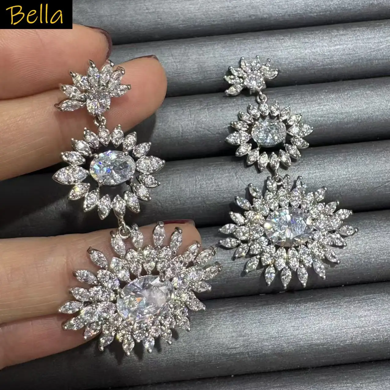 Fashion Elegant Cubic Zirconia Earrings for Women Shiny Jewelry Silver Gold Color Red Flower Dangling Earrings Gala Event Party