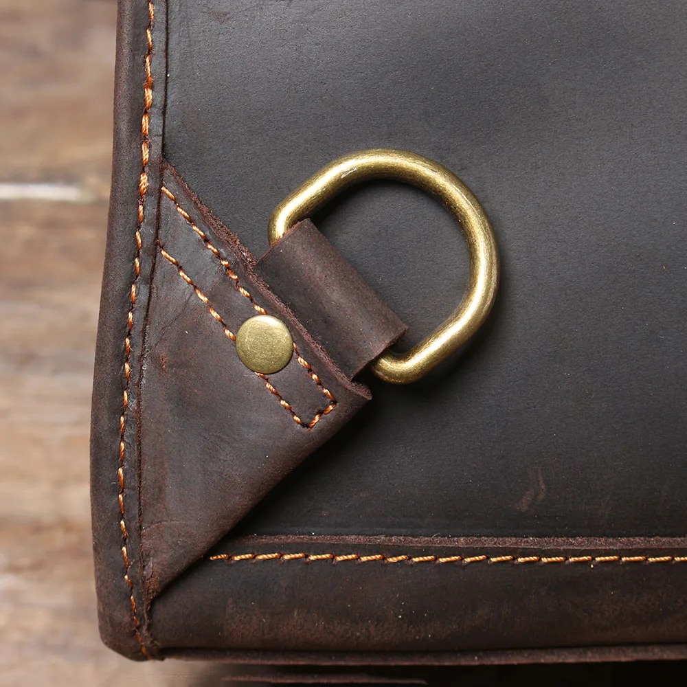 S.WORKER Echtleder-Umhängetasche für Herren, 2-Wege-Tasche, umwandelbar in Schulter- und Rucksacktasche, handgefertigte Herrentasche aus Rindsleder. – Detail 17