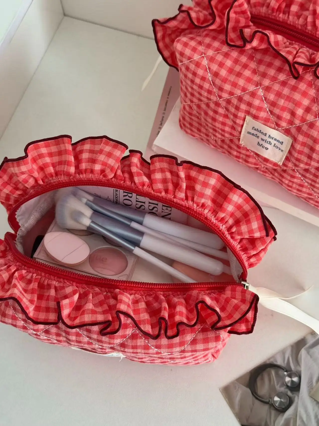 Red White Checkered Makeup Bag with Lace Trim, Large Capacity Portable Cosmetic Pouch for Women Travel