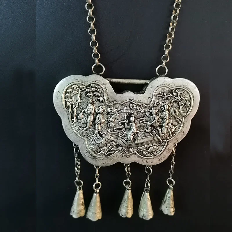 Chinese Collection Tibetan Silver Hand Carving Longevity Lock Pendant Necklace White Copper