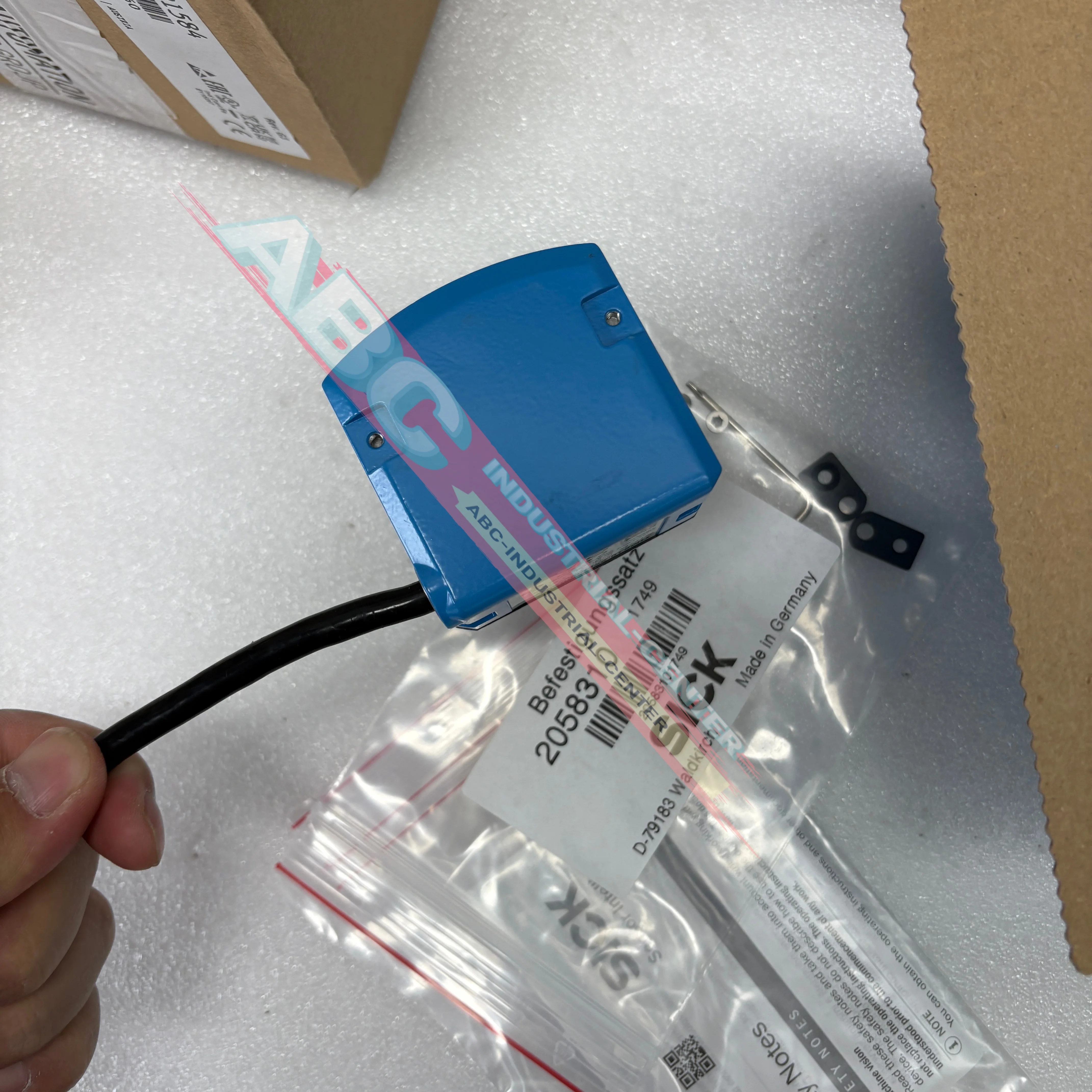 

New TIM510-9950000S01 sensor original