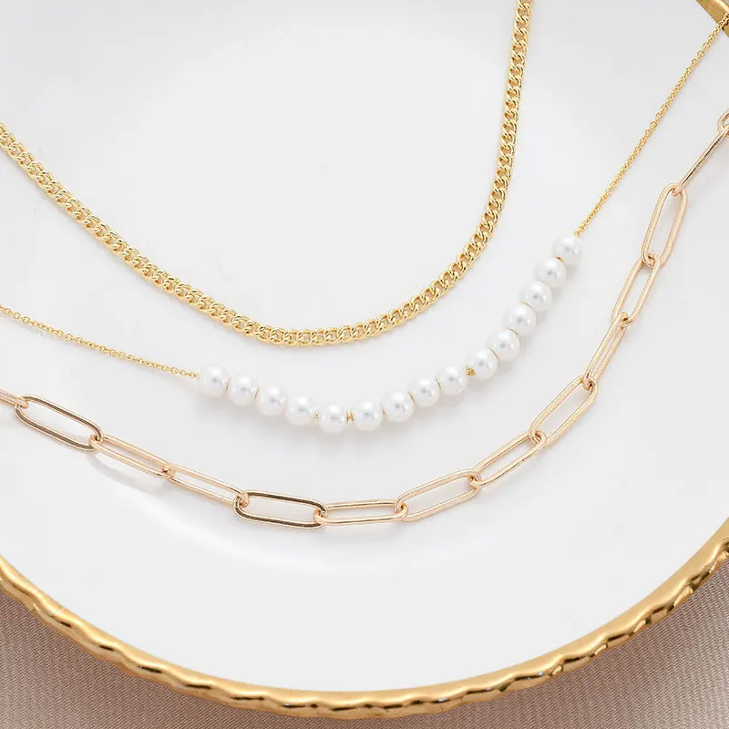 Pearl multi-chain necklace with a layered design, simple and versatile elegant collarbone chain treatment, 2024 new arrival