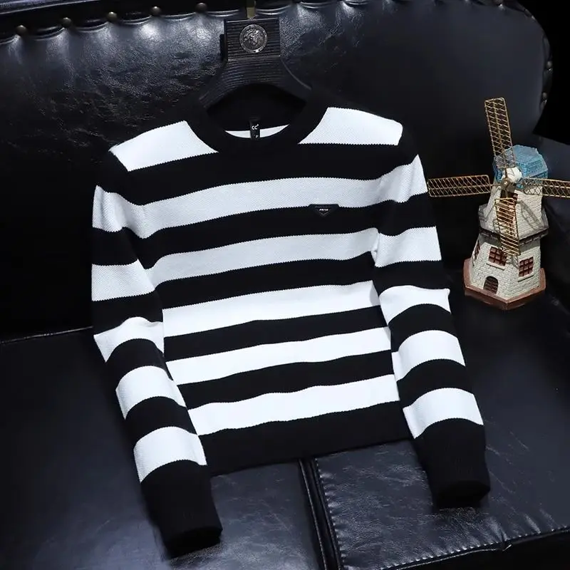 

Uniquely Designed Men's Trendy Striped Round Neck Sweatshirt for Men's Casual Wear