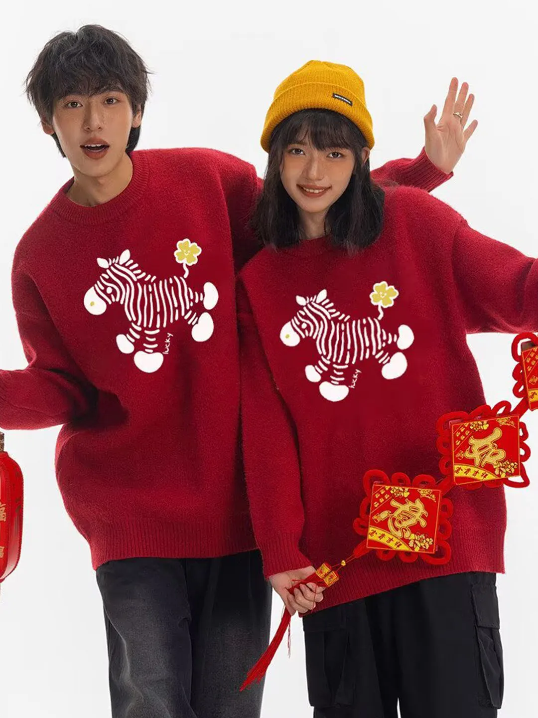 

Весна 2026: Удобный мягкий повседневный свитер свободного кроя с длинными рукавами, круглым вырезом и зебровым принтом (мультяшный анималистический узор)