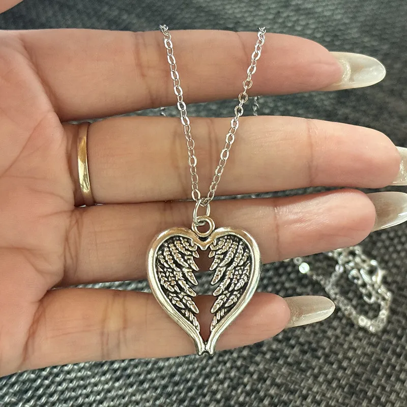 Y2K Vintage Punk Style Necklace Stainless Steel Chain Bat Coffin Arrow Red Heart Star Designs Unisex Fashion Jewelry Accessory