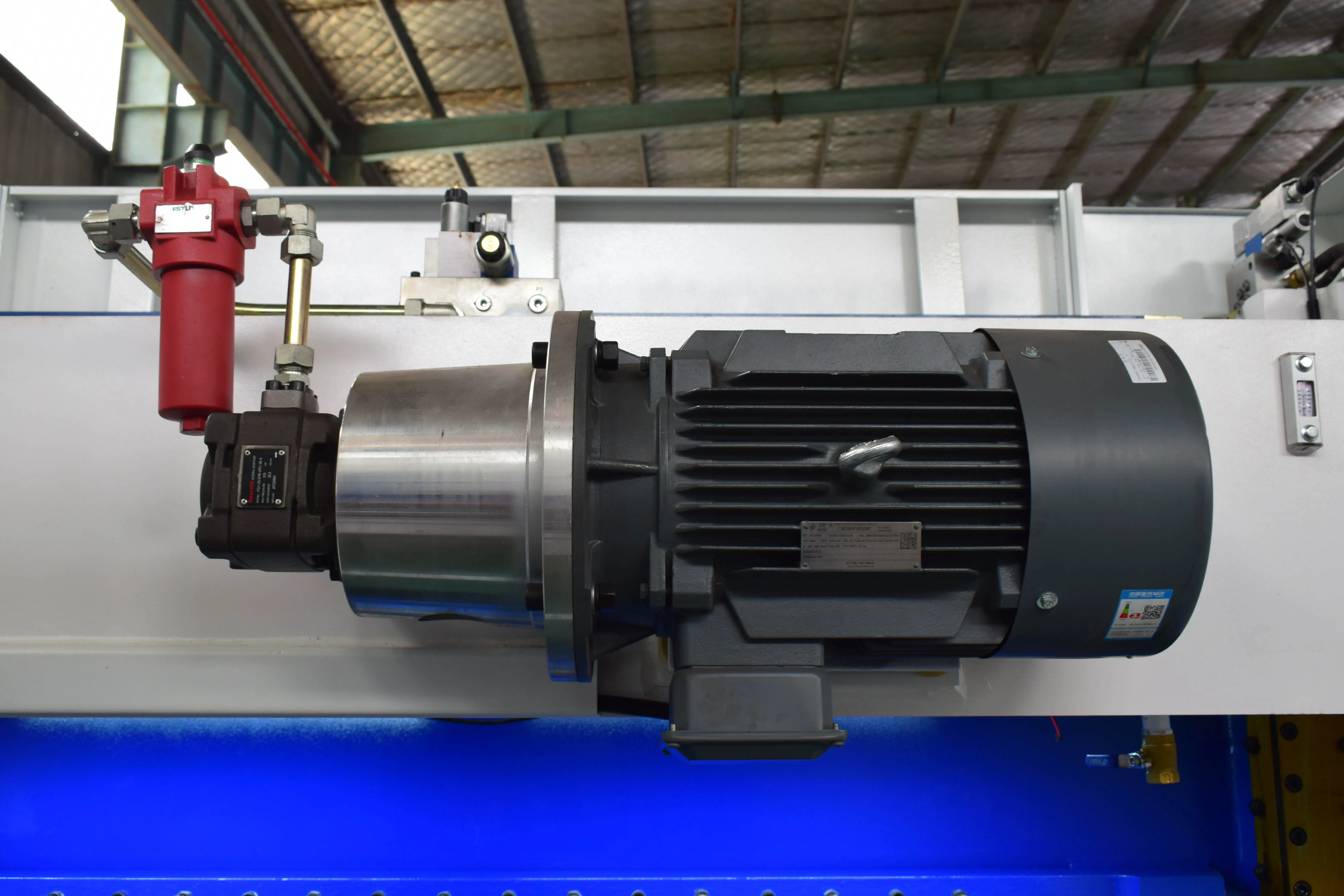 فرامل الضغط الهيدروليكي CNC 100T مع أدوات تحكم آلية لثني المعادن الدقيقة