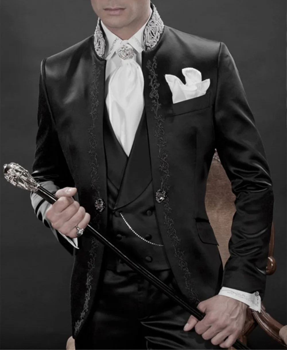 2024 New Style Black Silver Gray Embroidery Groom Tuxedos Groomsmen Men\'s Wedding Prom Suits Bridegroom (Jacket+Pants+Vest)