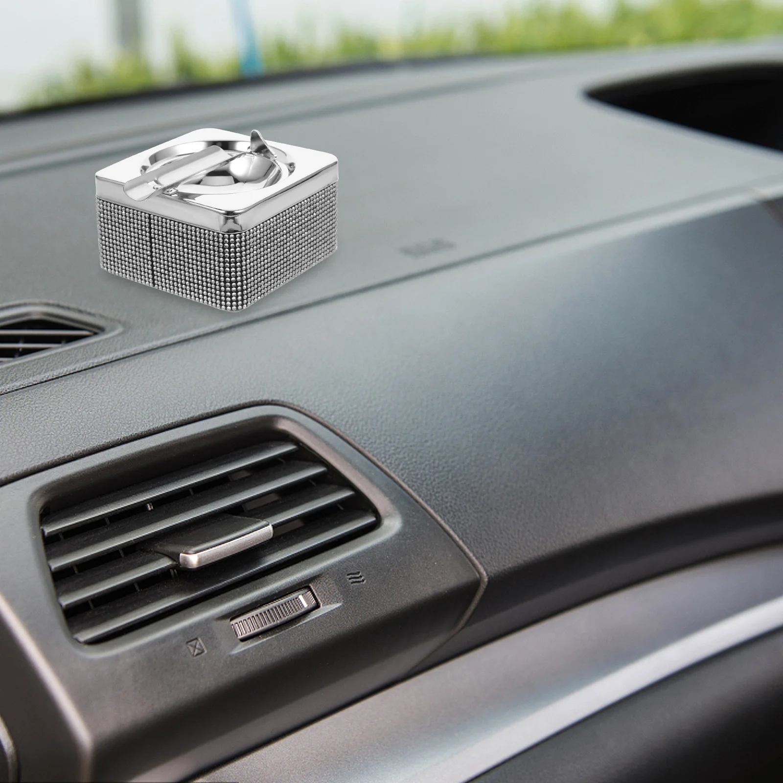 

European Style Rhinestone Ashtray Car Decorative Automotive Portable Metal Cigarette Holder Indoor Outdoor Travel Anti Slip