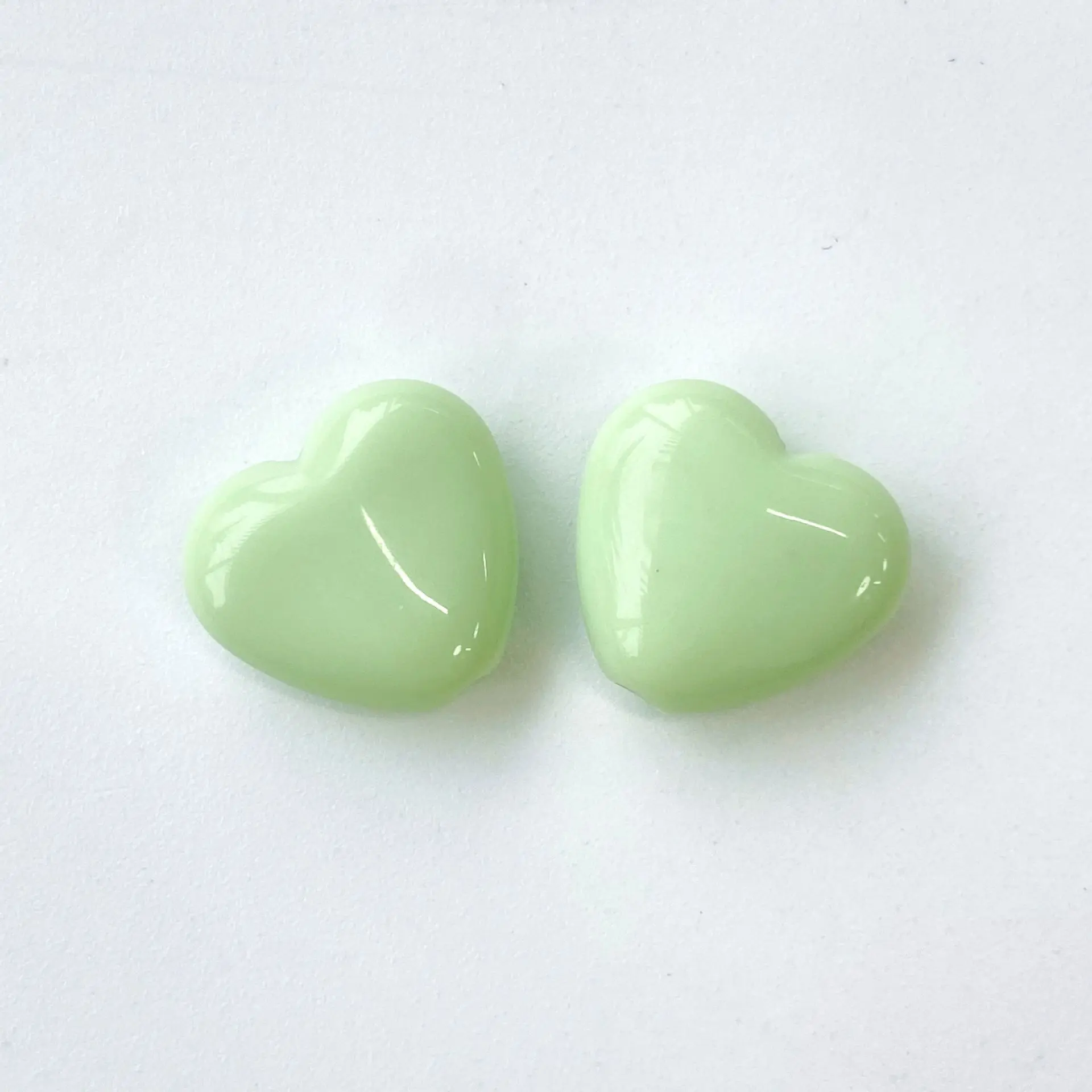 30 قطعة 10 مللي متر الاكريليك شقة القاع على شكل قلب مثقب DIY بها بنفسك سلسلة هواتف المحمول سوار إكسسوارات عقد فضفاض الخرز