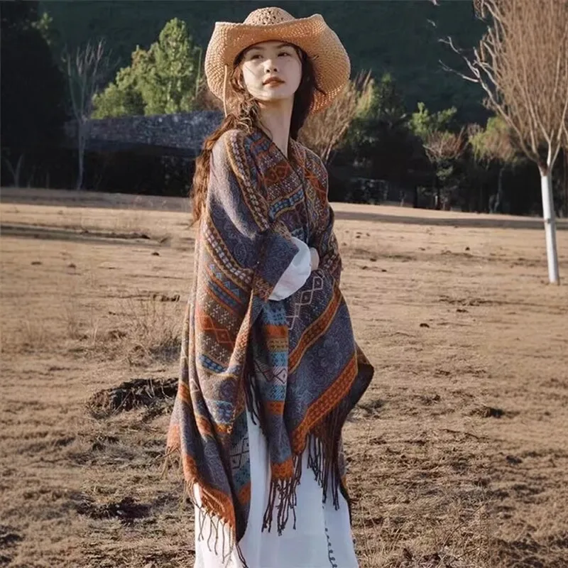 

Travel ethnic style shawl for women in Northwest China, wear a knitted cloak to take photos with a trendy atmosphere