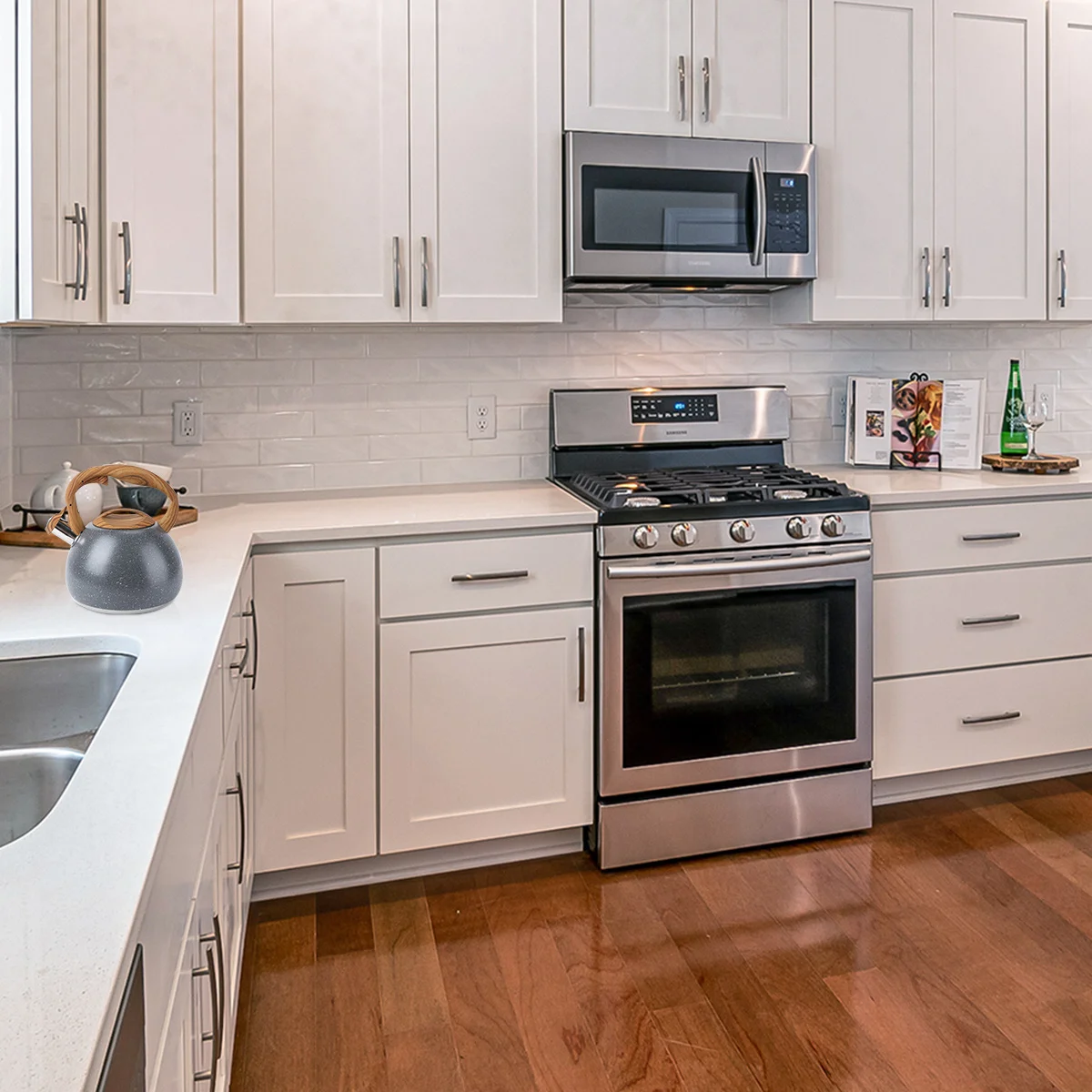 

1pc 2.8L Wooden Handle Stainless Steel Whistling Kettle Flat Bottom Boiling Tea Pot For Home Office Travel Heavy Duty