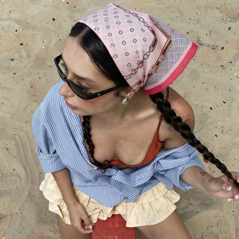 

+Luxury Square Silk Scarf Chain Print Shawl Soft Satin Lightweight Bandana for Women Vacation Outfit Hijab and Hairband