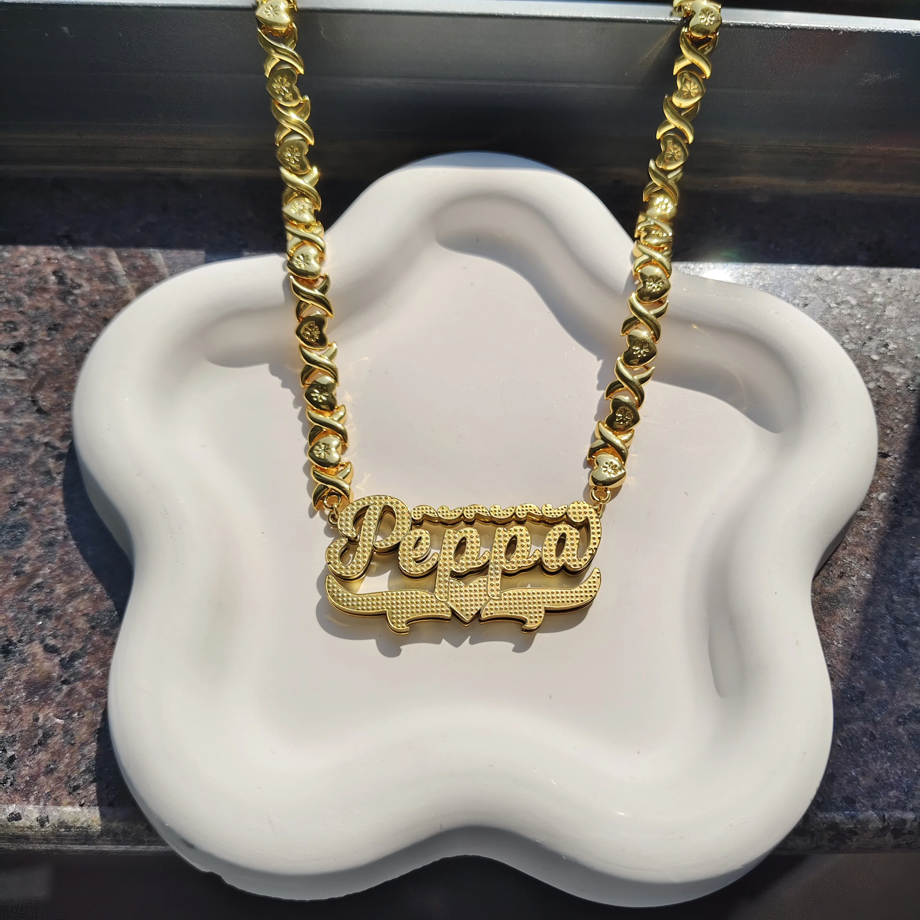 

DHQH 2025 New Customized Name Double layer Nameplate XOXO Necklace Personalized Letter 3D Necklace Personalized Christmas Gift