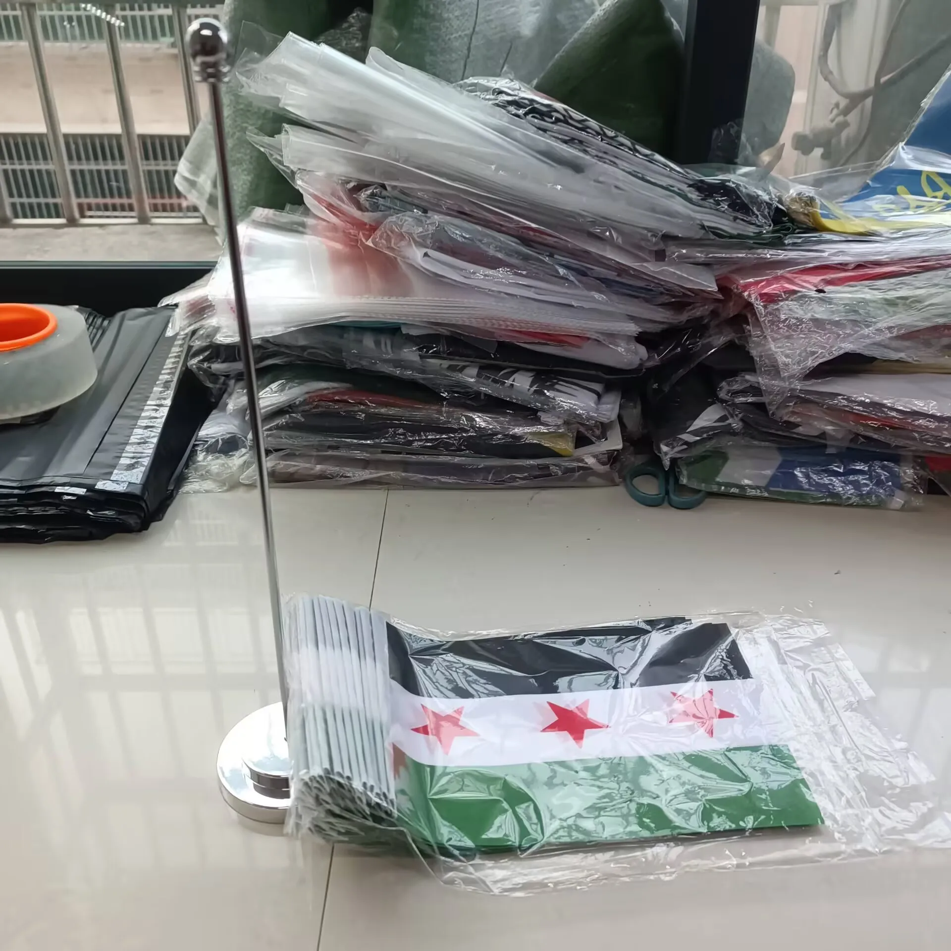 xvggdg    Office Desk Flag Of  14x21cm   Syria Banner The The Syrian Arab Republic Syrian three Star