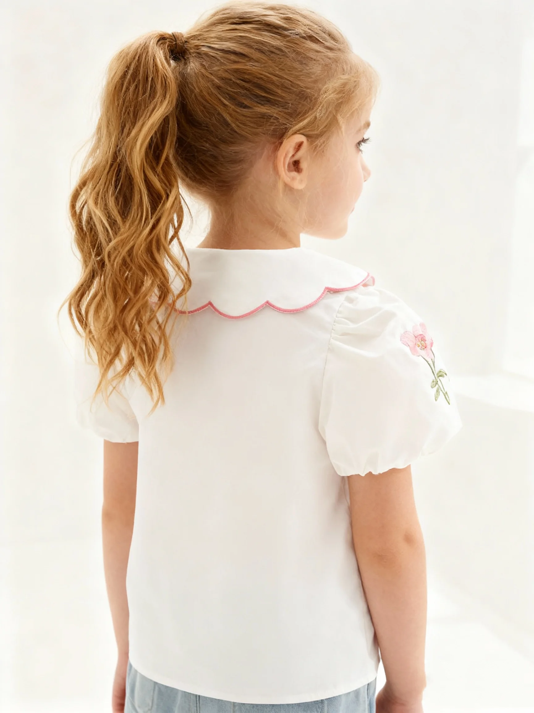 Summer New Girls' Fashionable Short Sleeved Doll Collar Flower Embroidered Shirt Versatile Casual Top