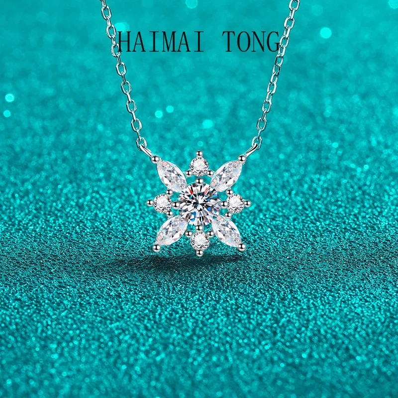 

HAIMAITONG moissanite Diamond Necklace Snowflake Pendant PT950 Platinum horse-eye shaped diamond clavicle chain