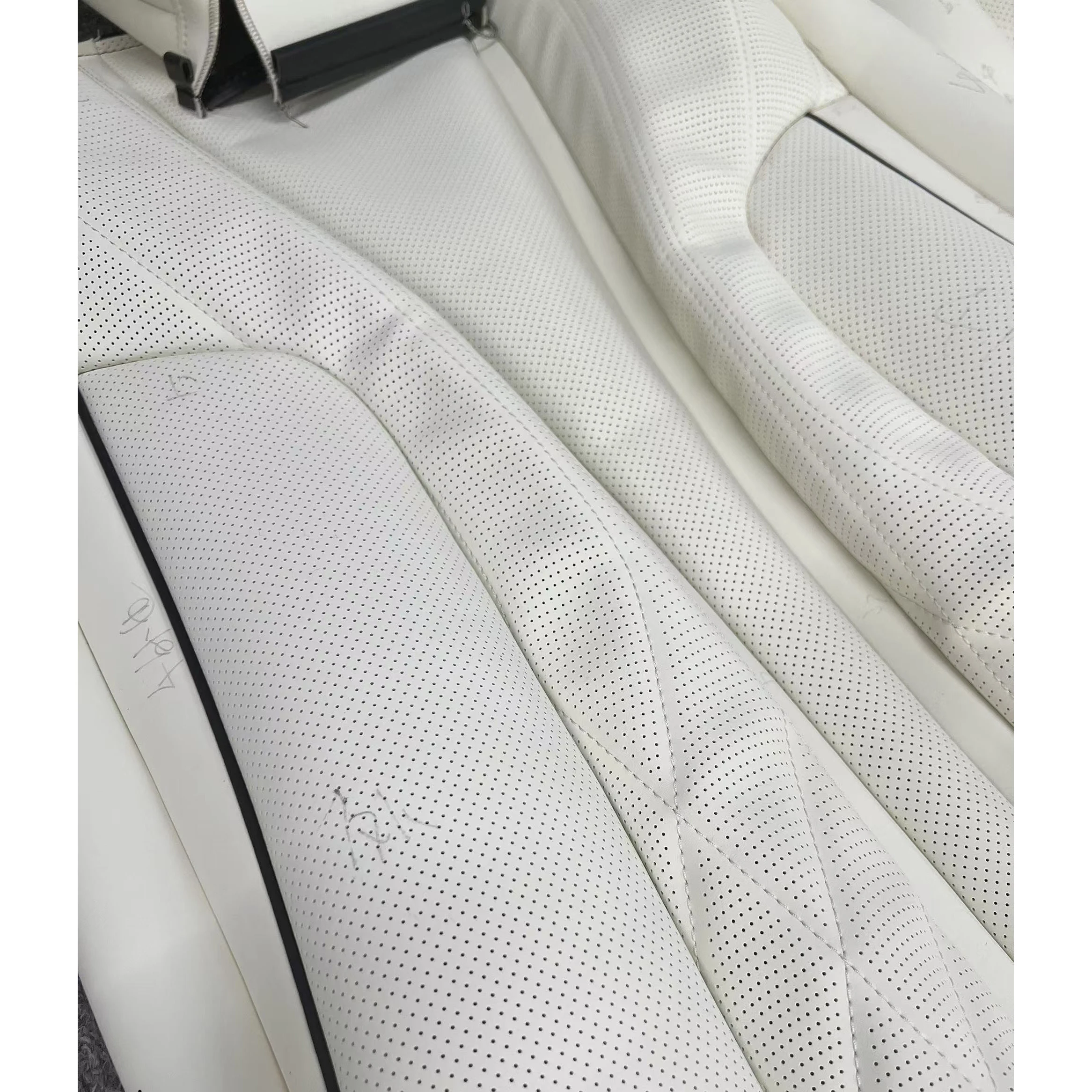 DOS  Hot Selling OEM Sport Car Seat Cushion Full Leather Car Seat Covers for Benz s Class