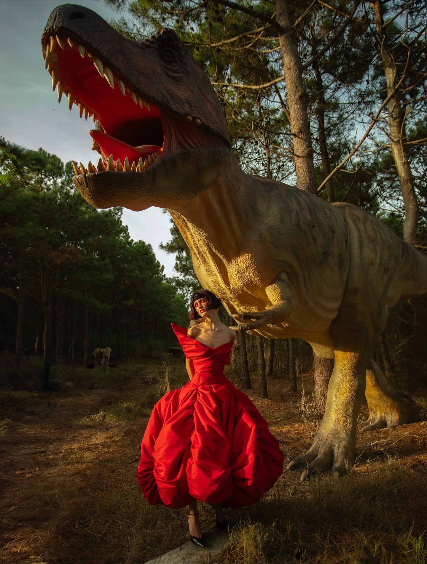 Playful Red Ball Dress Strapless Ruffle Taffeta Evening Dresses Unique Design Pleated Ball Gown Prom Dress Custom Formal Gown