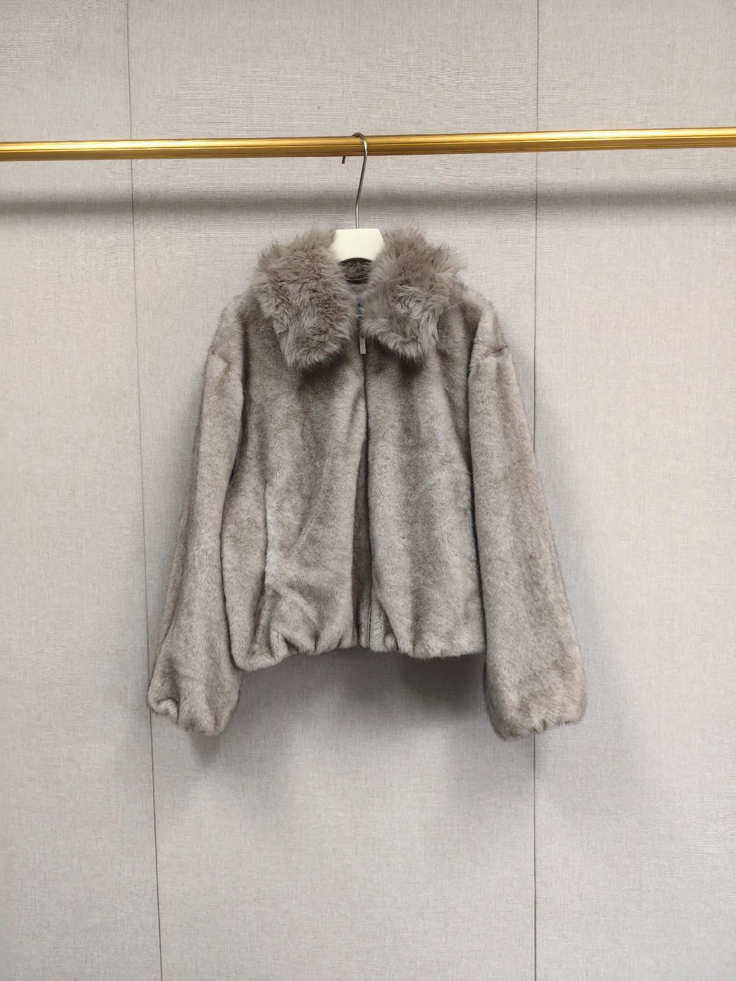 Fashion Women's Short Imitation Fur Coat Plush Turn-Down Collar Long Sleeve Soft Autumn and Winter Zipper Jacket Tops