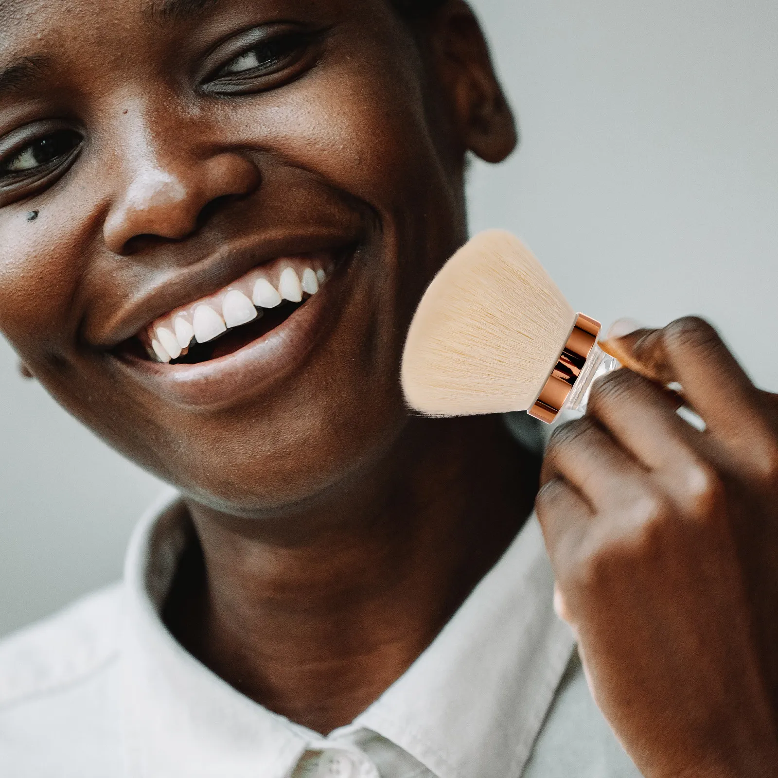 2-conjuntos-de-pinceis-de-maquiagem-diy-de-fibra-artificial-macia-que-nao-solta-pelos-para-base-e-po-compacto-ideal-para-viagem