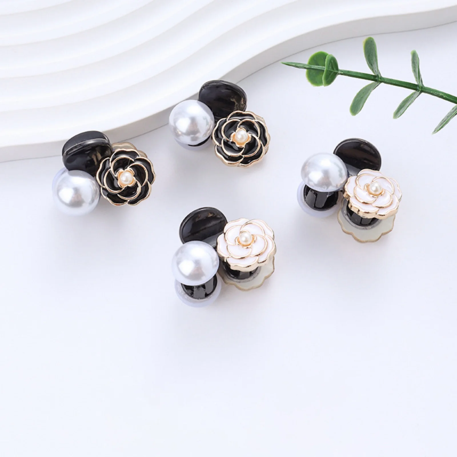 2 Stück Kamelien-Perlen-Haarspangen für Damen, elegantes Haarspangen-Set mit Blumenmuster, modisches Haar-Accessoire für den Alltag und Partys – Detail 1