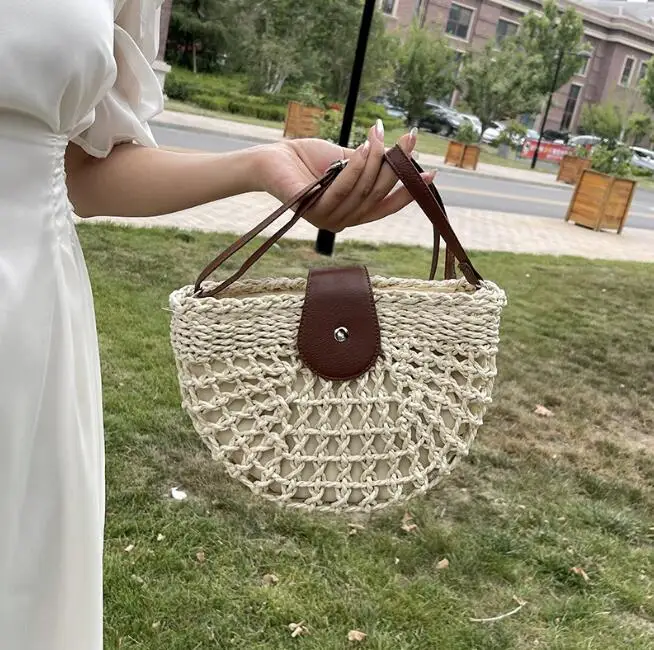 

Handmade Rattan Woven Straw Bag Beach Bag for Women Bohemia Messenger Crossbody Bags For Girls Daily Purse