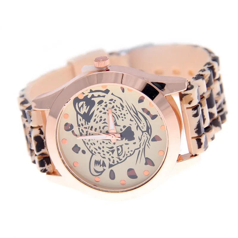 2024 New Fashion Female Quartz Wristwatches Leopard Print Silicone Women Watch Casual Student Watch Leopard Print Color Quartz