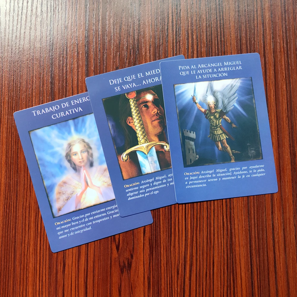 Edición en español Embalaje en caja dura Cartas adivinatorias del Arcangel Miguel by Doreen Virtue