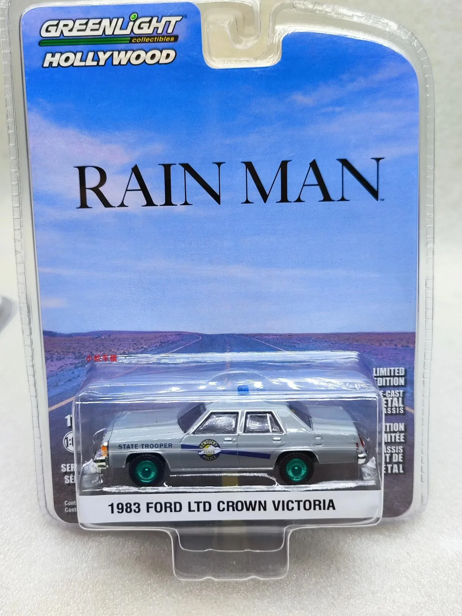 

1: 64 1983 FORD LTD CROWN VICTORIA Police Car Green Edition Diecast Metal Alloy Model Car Toys For Gift Collection