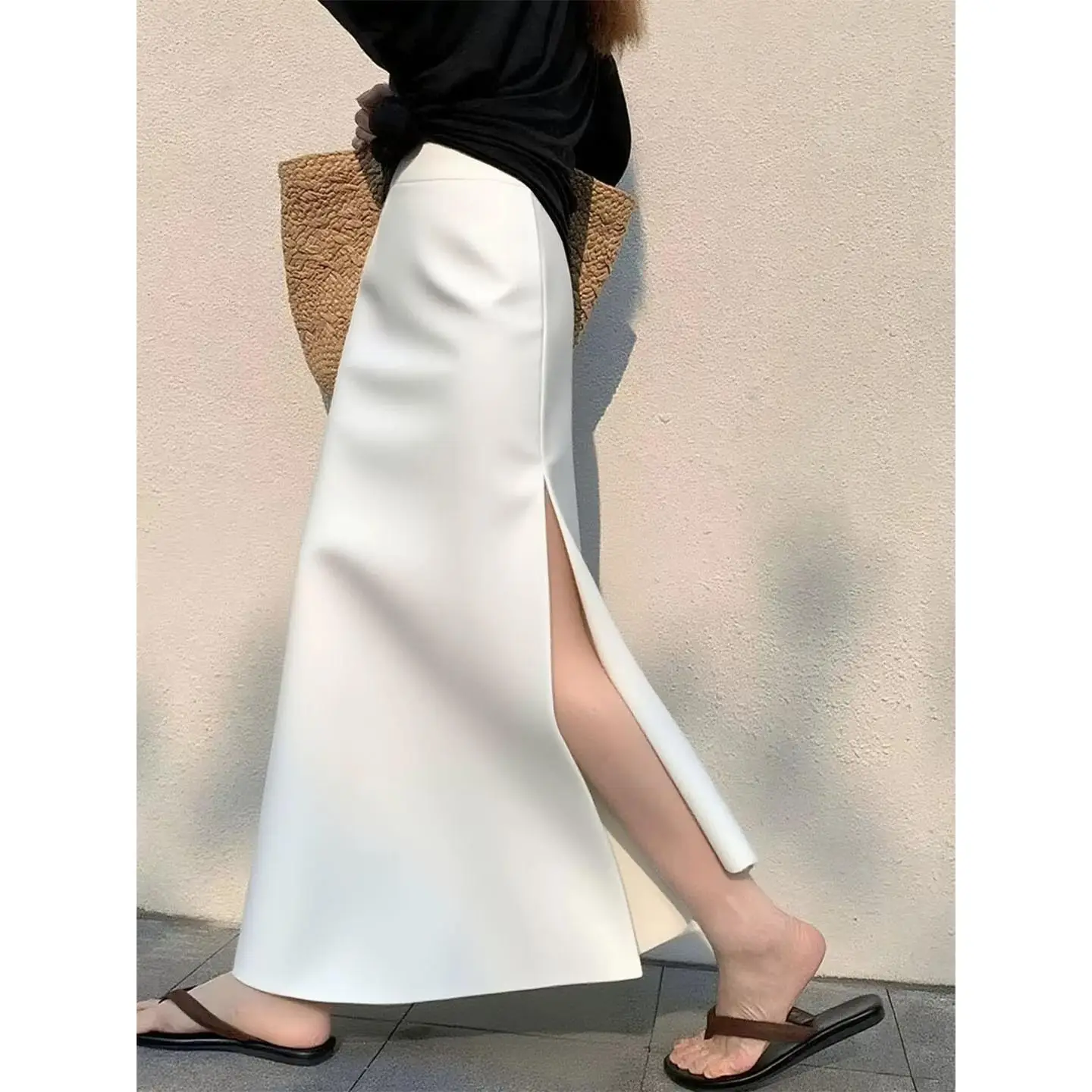 Unique Beautiful White Asymmetrical Split Half-length Skirt for Pear-shaped Body High-waisted Slim-fit Style Early Spring Fas...
