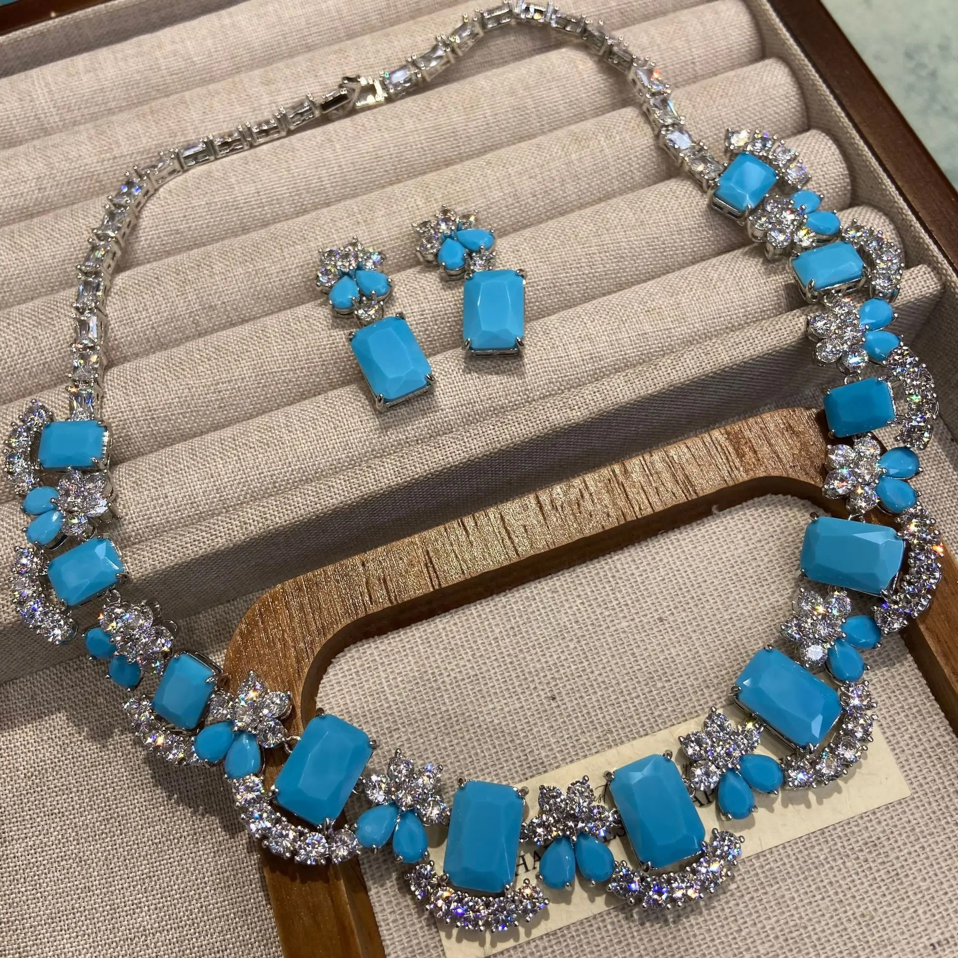 

Vintage Turquoise Necklace Jewelry Set Dress Wearing