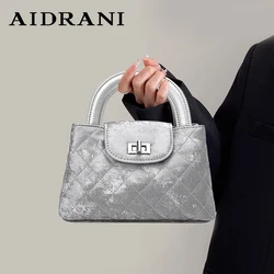 Borsa piccola da donna alla moda Aidrani, borsa in pelle bovina tinta unita a scacchi con diamanti, più colori tra cui scegliere