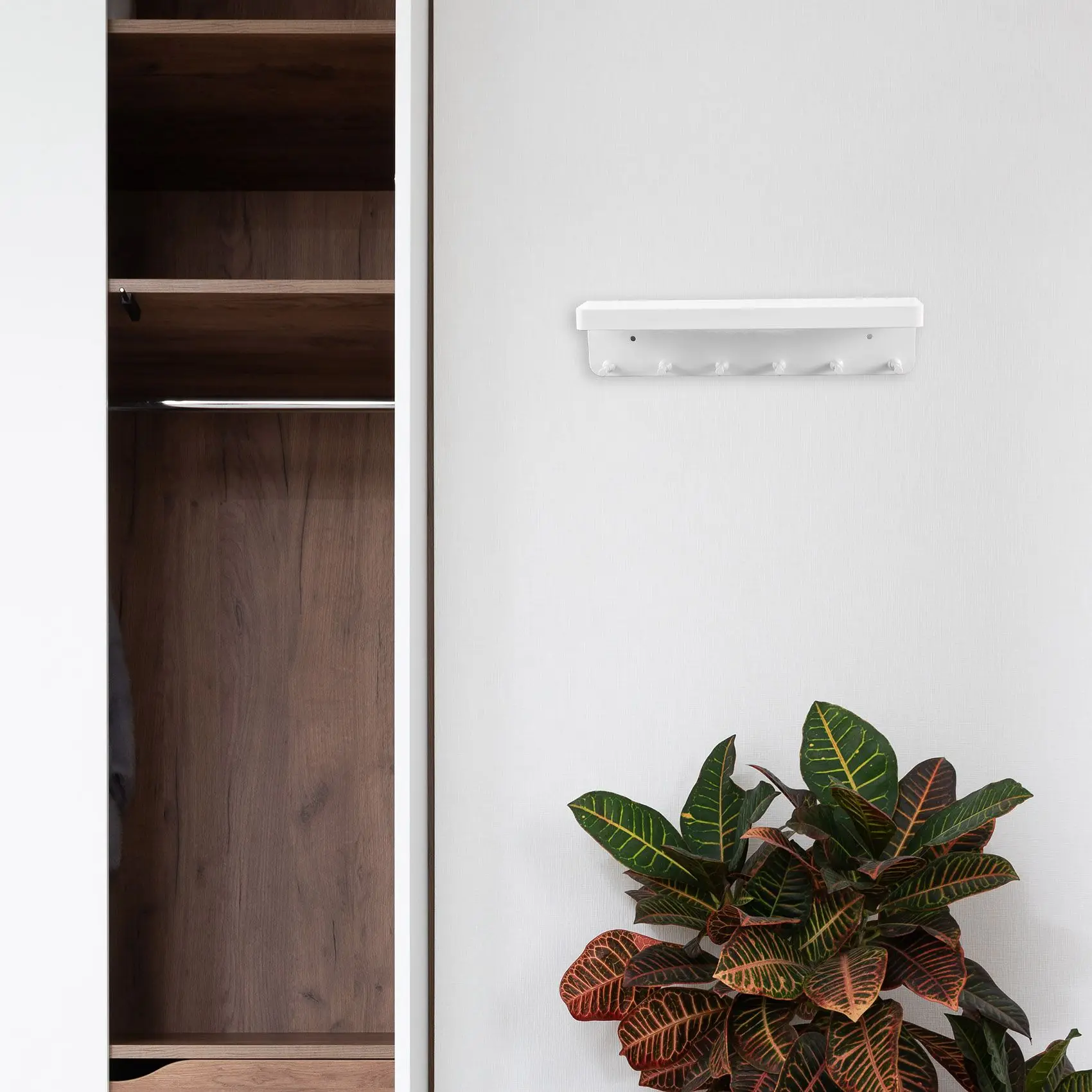 RR-Wall Mount Key Holder Hanging Key Shelf Sundries Rack Hanger Metal Mail Organizer Decorative With 6 Hooks