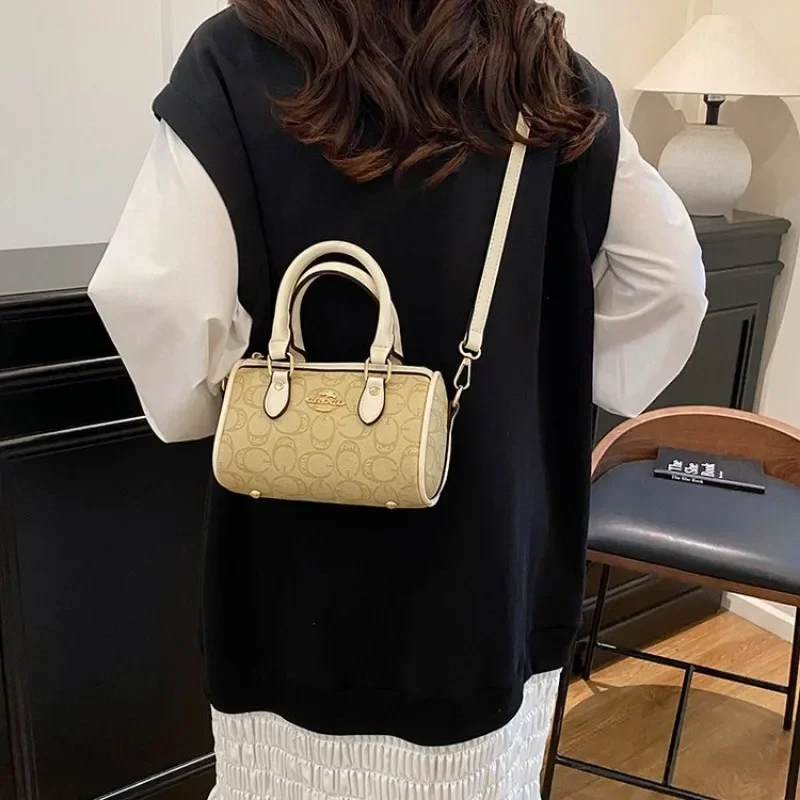 Fashionable Large Capacity Diaper Bags For Women Elegant Leather Handbag Minimalist Vintage Luxury Designer Commuter
