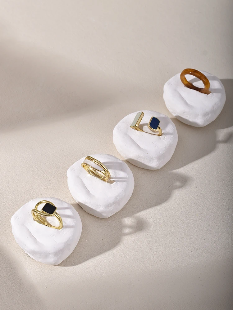 Handmade Creative Ring Jewelry Display Stand, White Plaster Ring Storage Rack, Placement Shelf