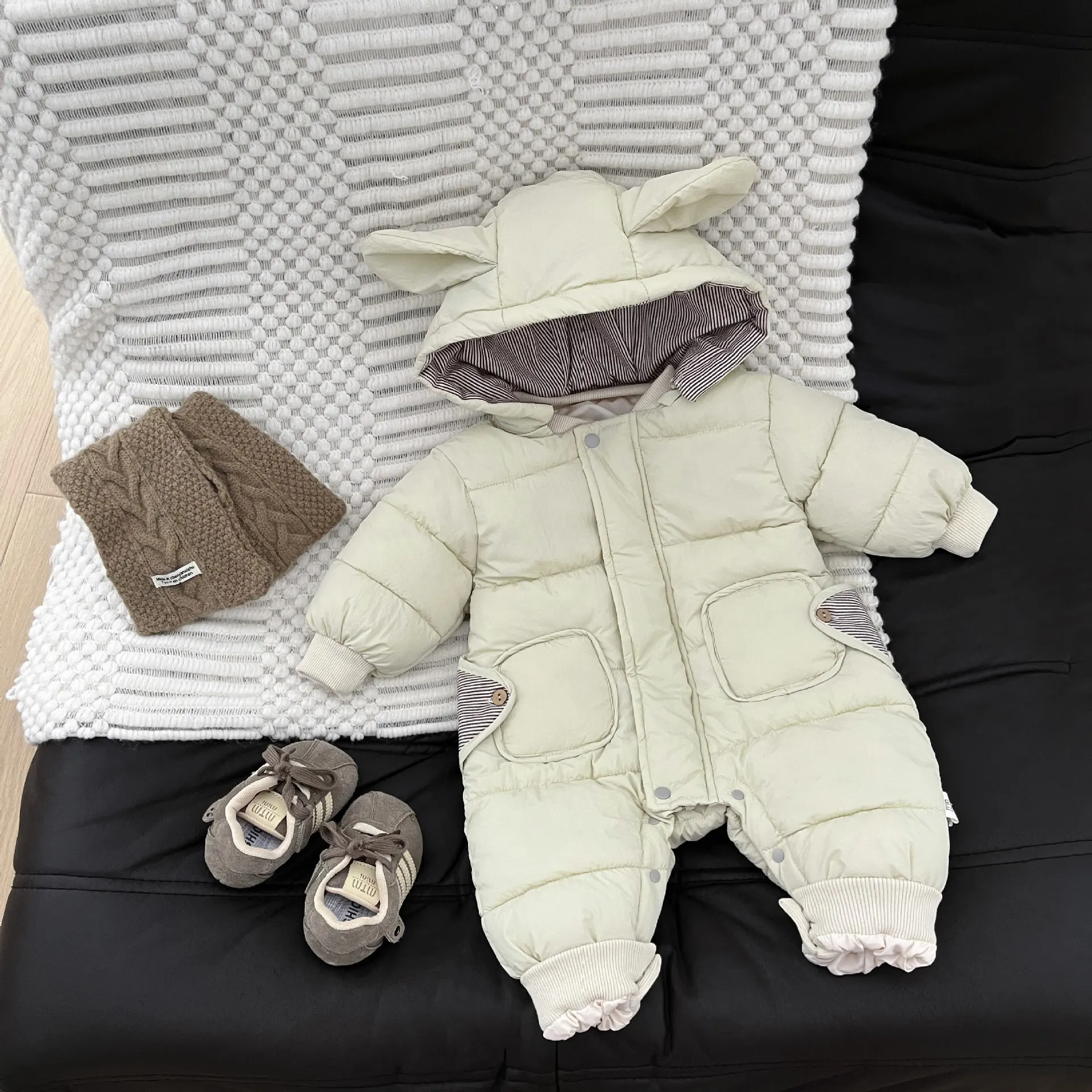 Childrens Cotton Clothing Winter Jumpsuit Thick Hooded Cute and Fashionable for Going Out Daily Warmth Retention