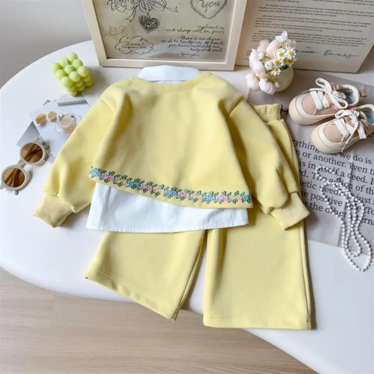 

Spring and Autumn Baby Girls' Clothing Set 2026 New Children's Fashion Shirt Top Wide Leg Pants Three-Piece Set 90-140cm