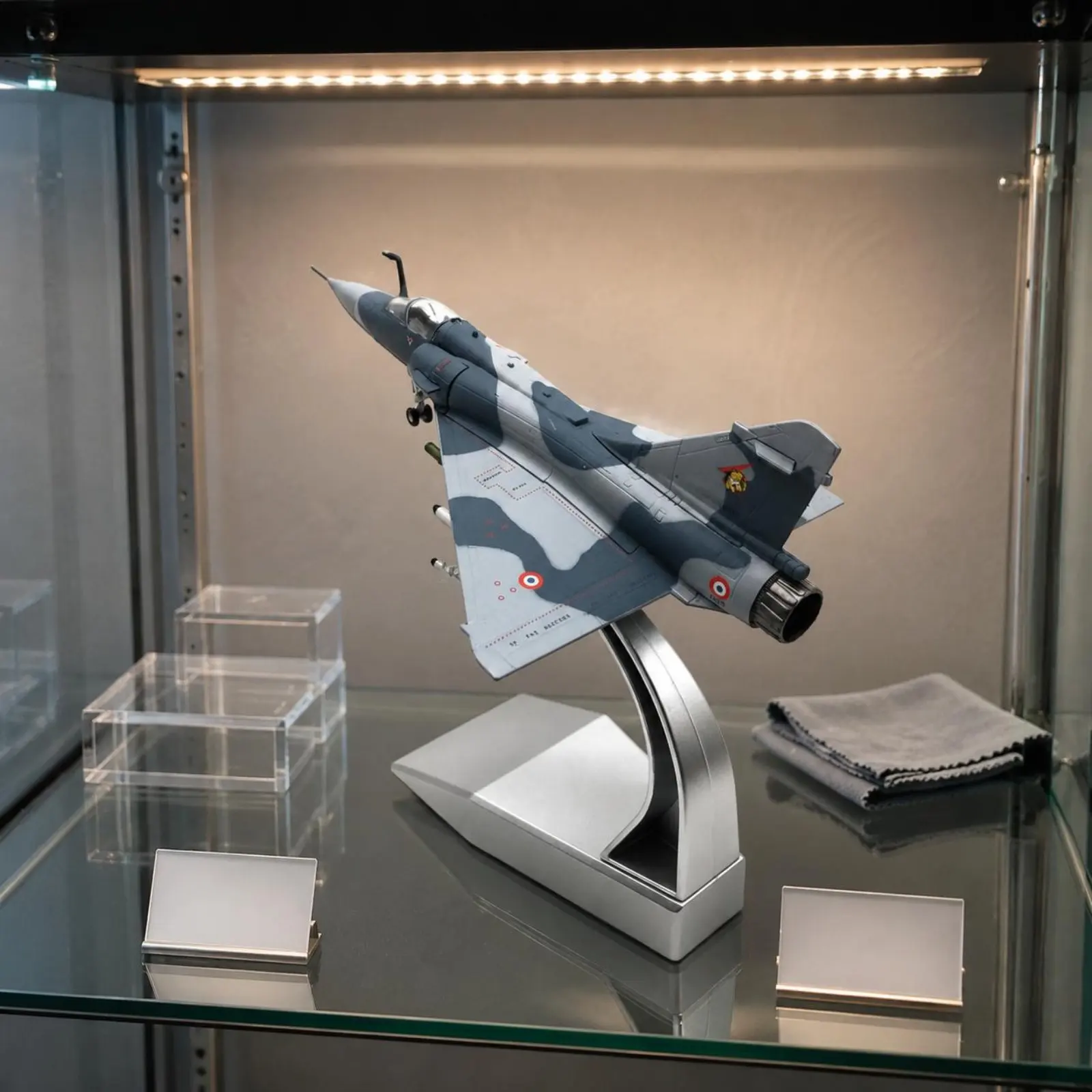 

Mirage 2000 Fighter Jet Model Collectible 1:100 Mirage 2000 Die Cast Plane Detailed Paint Die Cast Jet Model Metal