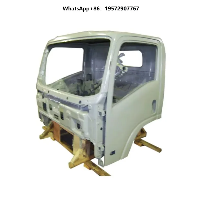 Truck Body Parts 5000010-P301 NPR 4HK1 Driver Room Cabin