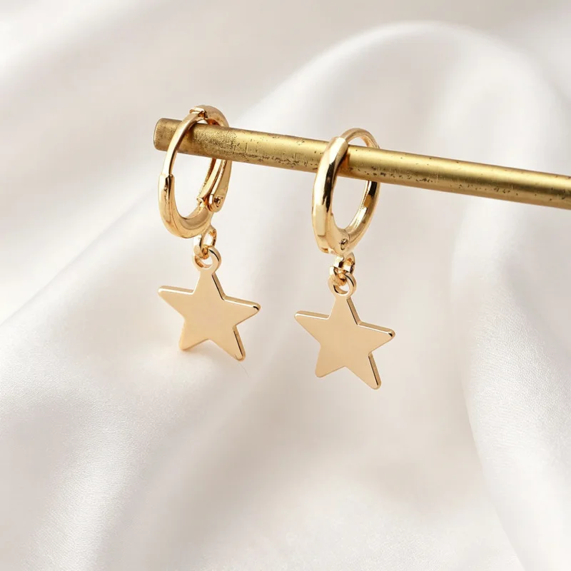New ear buckle star high-end earrings simple atmosphere exquisite cold wind cross-border five-pointed star earrings