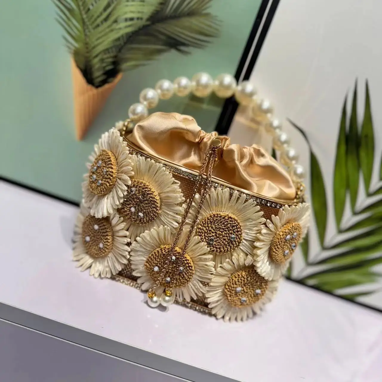 Solid Floral Appliques Metal Cage Luxury Pearl Beaded Evening Bag Women\'s Handbag Wedding Party Clutch Purse Crossbody Bag