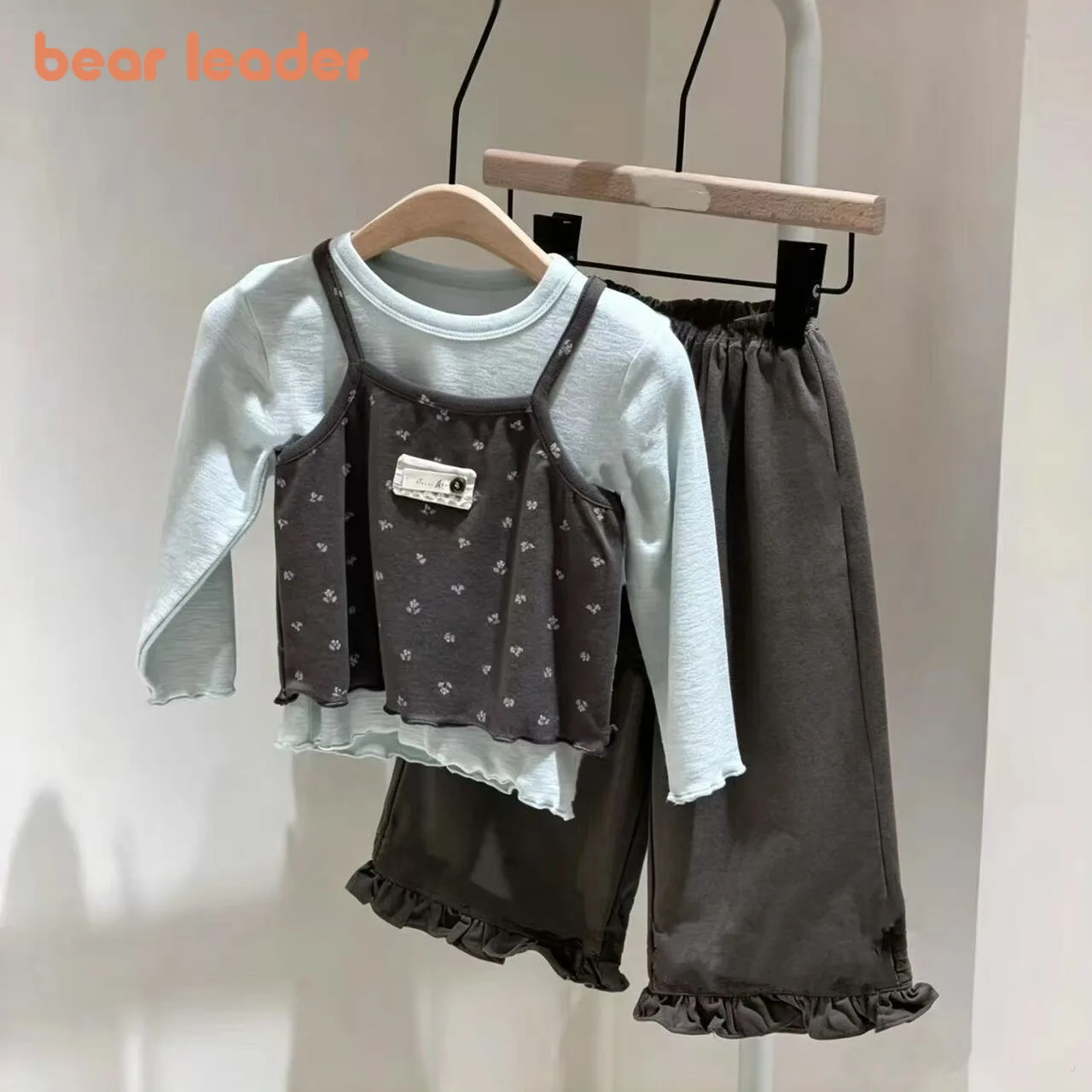 Bear Leader Girls Clothes Spring and Autumn New Fake Two-piece Long Sleeved T-shirt Top + Wide Leg Pants Casual Children's Sets