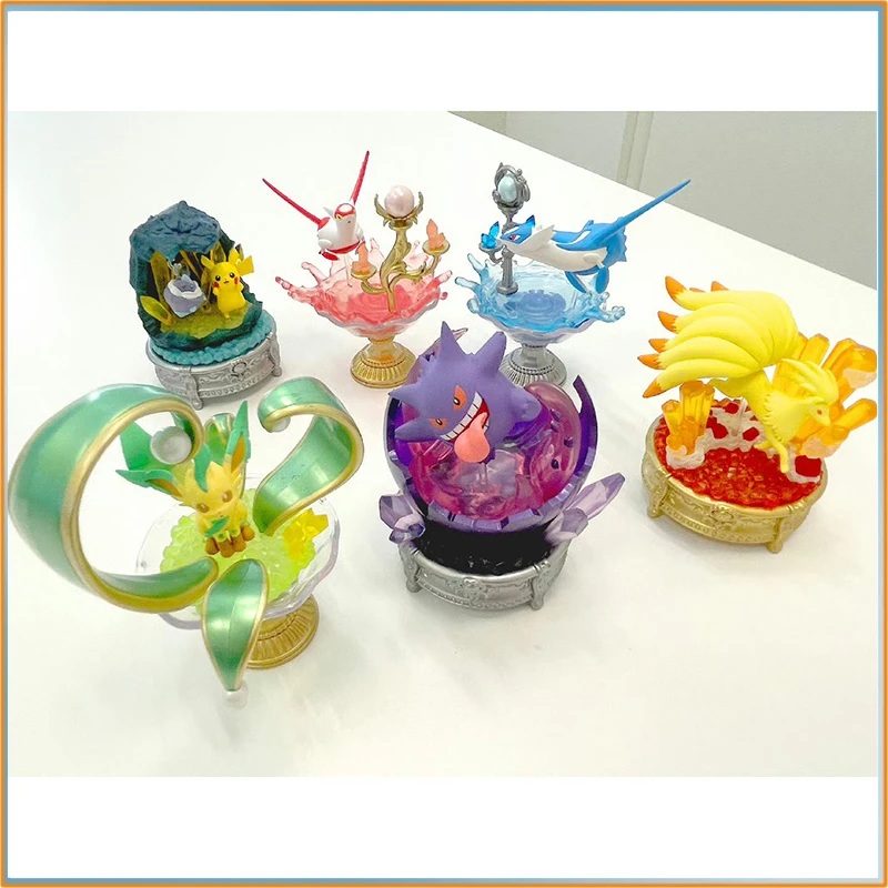 รีเมนท์ โปเกมอน เจมสโตน คอลเลคชั่น ชายนี่ มิสเตอร์ซิส วันเดอร์ - ลาเทียส, ลาเทียส, ลีฟีออน, เก็นการ์, พิคาชู, นินเทลส์ โมเดลของเล่นสะสม ของขวัญ