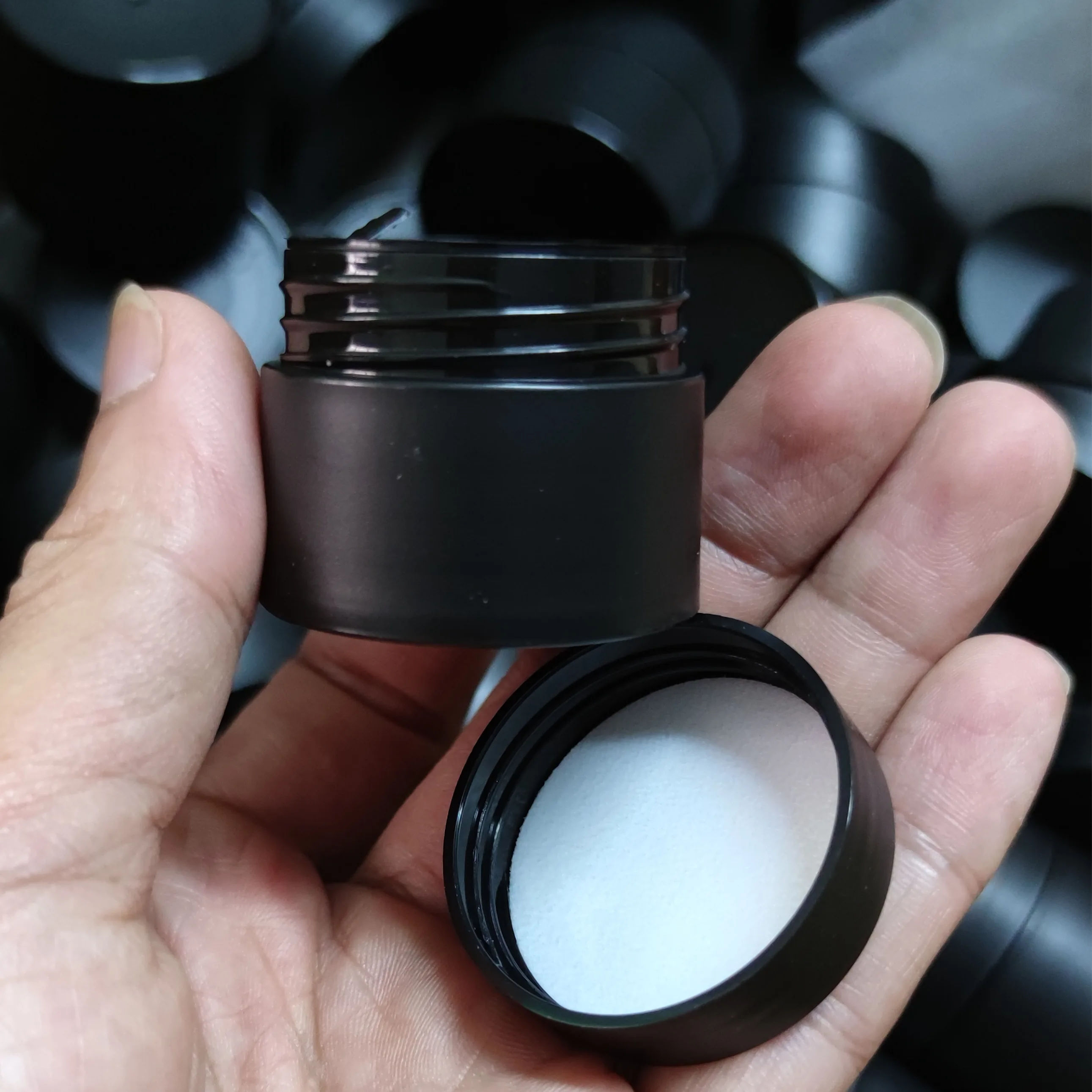 

120PCS/Pack 15g Black Plastic Round Empty Makeup Jar Pot Travel Face Cream Lotion Cosmetic Container Refillable Bottles