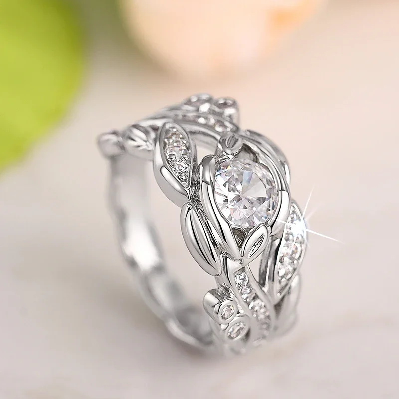 Huitan Opulente schicke Blätterringe mit schillernden Zirkonia-Charms, zarte, trendige Accessoires, vielseitiger Schmuck für Party, heiß