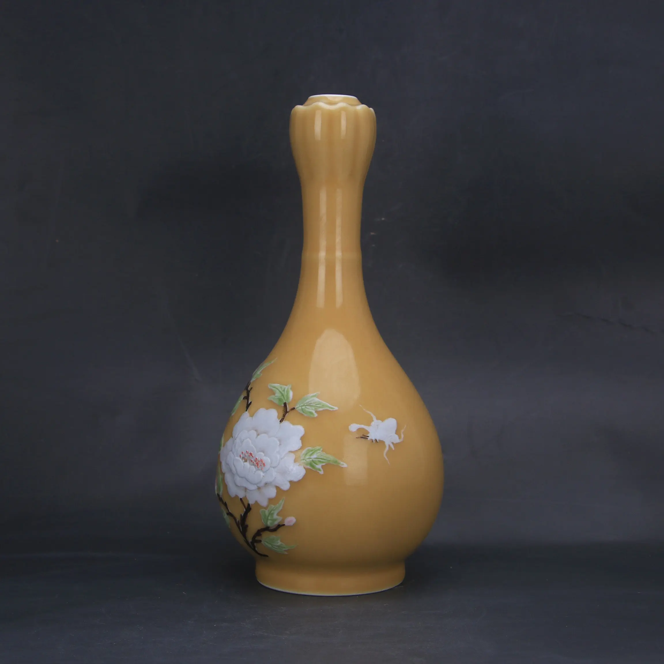 Qing Qianlong Style Milk Yellow Glaze Painted Hibiscus Crane Garlic Head Vase Jingdezhen Antique Porcelain Home Decor