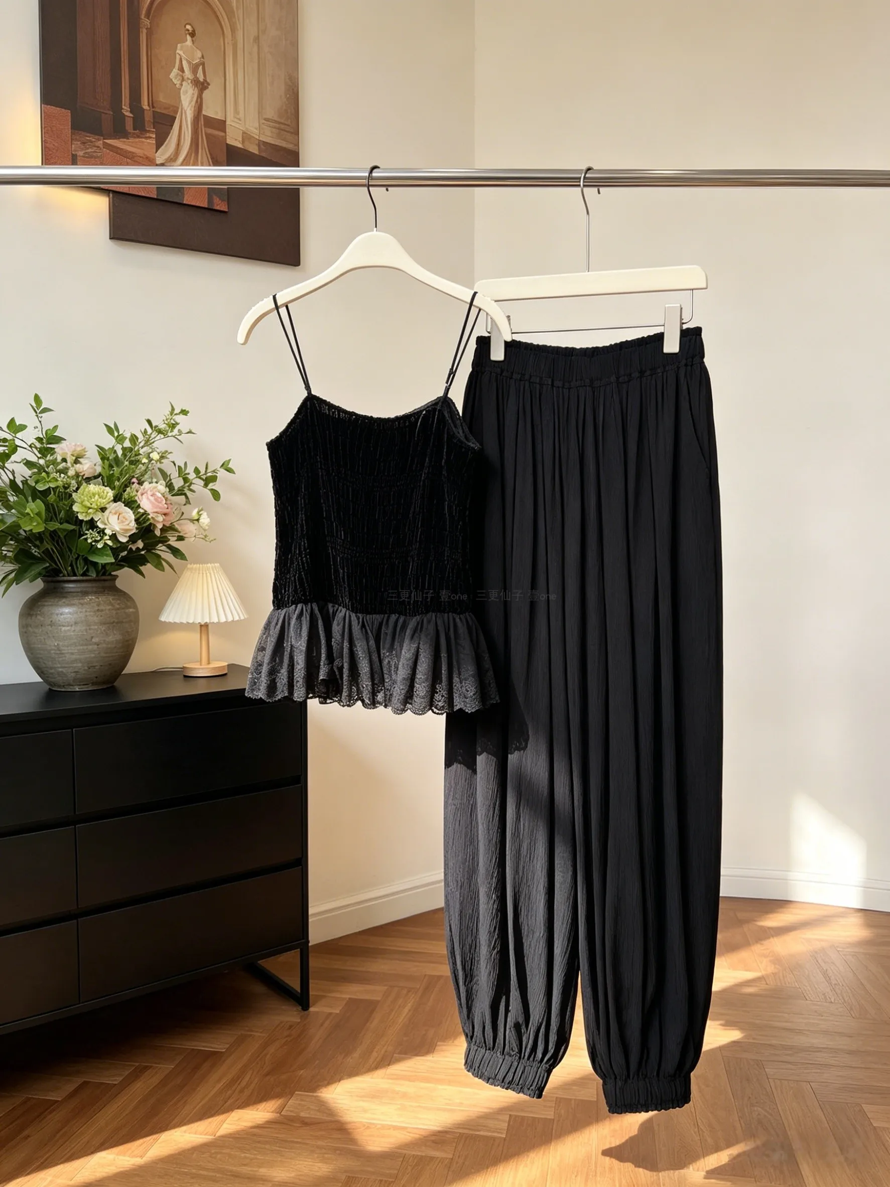 le-rouge-ballet-lace-velvet-loose-lantern-pants-set-women's-fashion-spring-outfit-two-piece-set-lightweight-oxygen